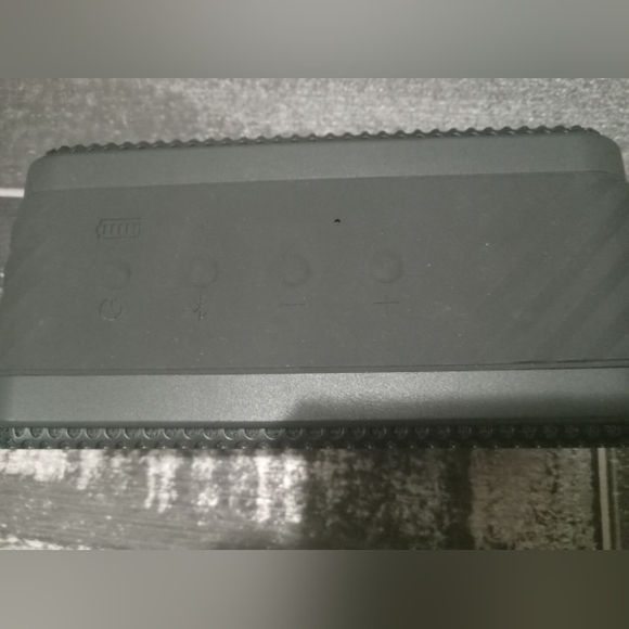 Klipsch Nashville Portable Bluetooth Speaker with 360 Degree Sound - Picture 4 of 5